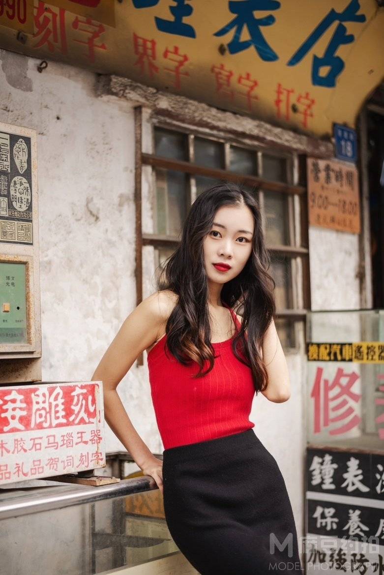 情绪模特