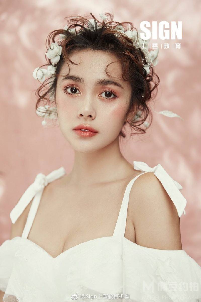 妆容模特