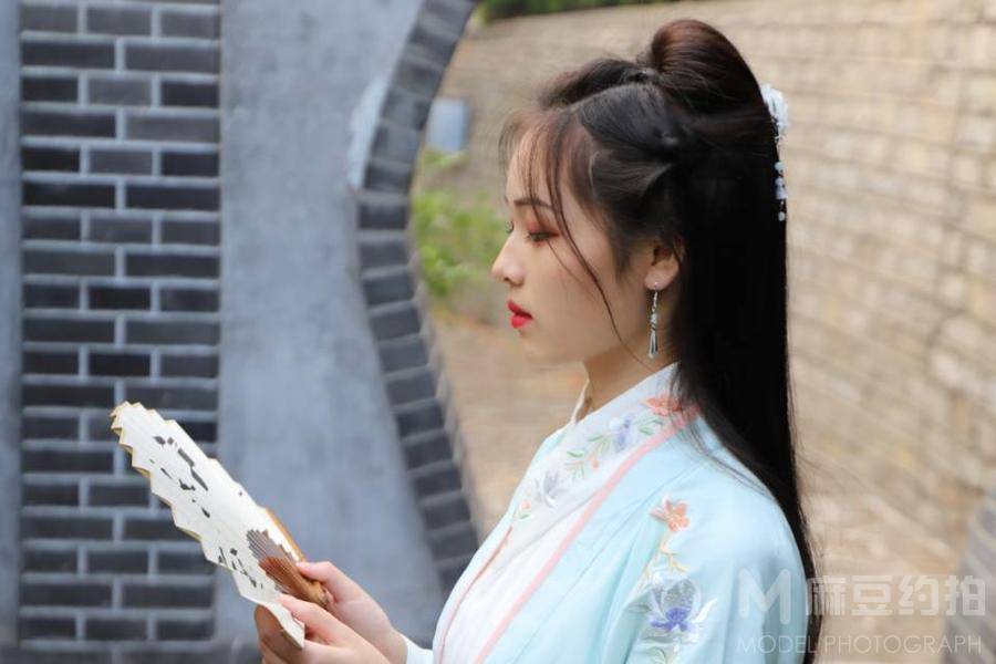 汉服模特