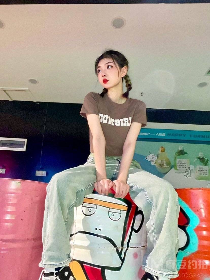 情绪模特