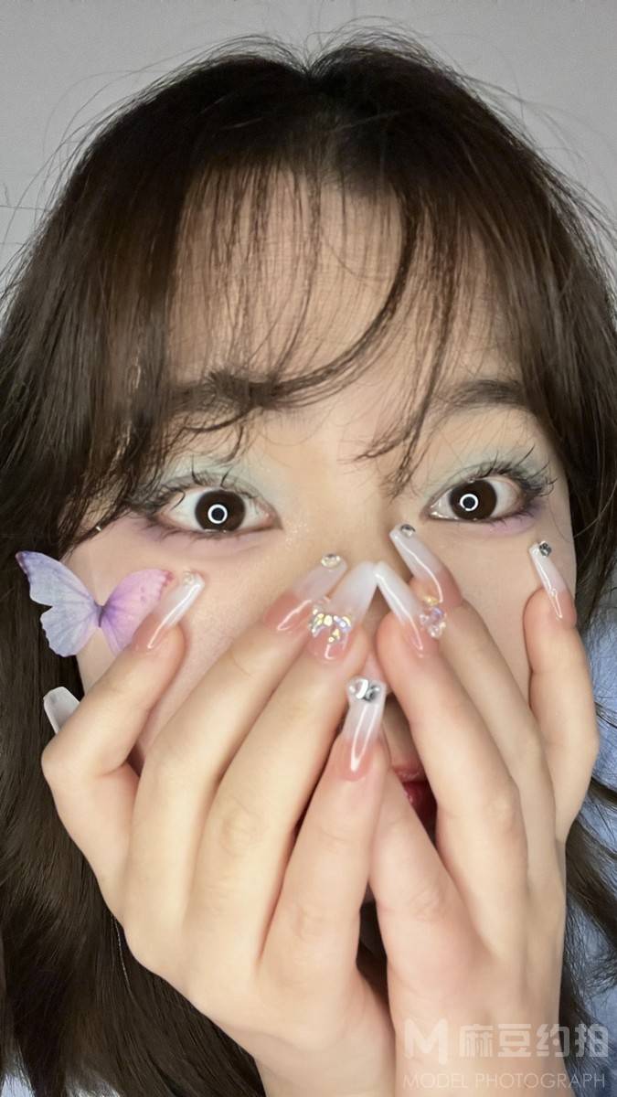 妆容模特