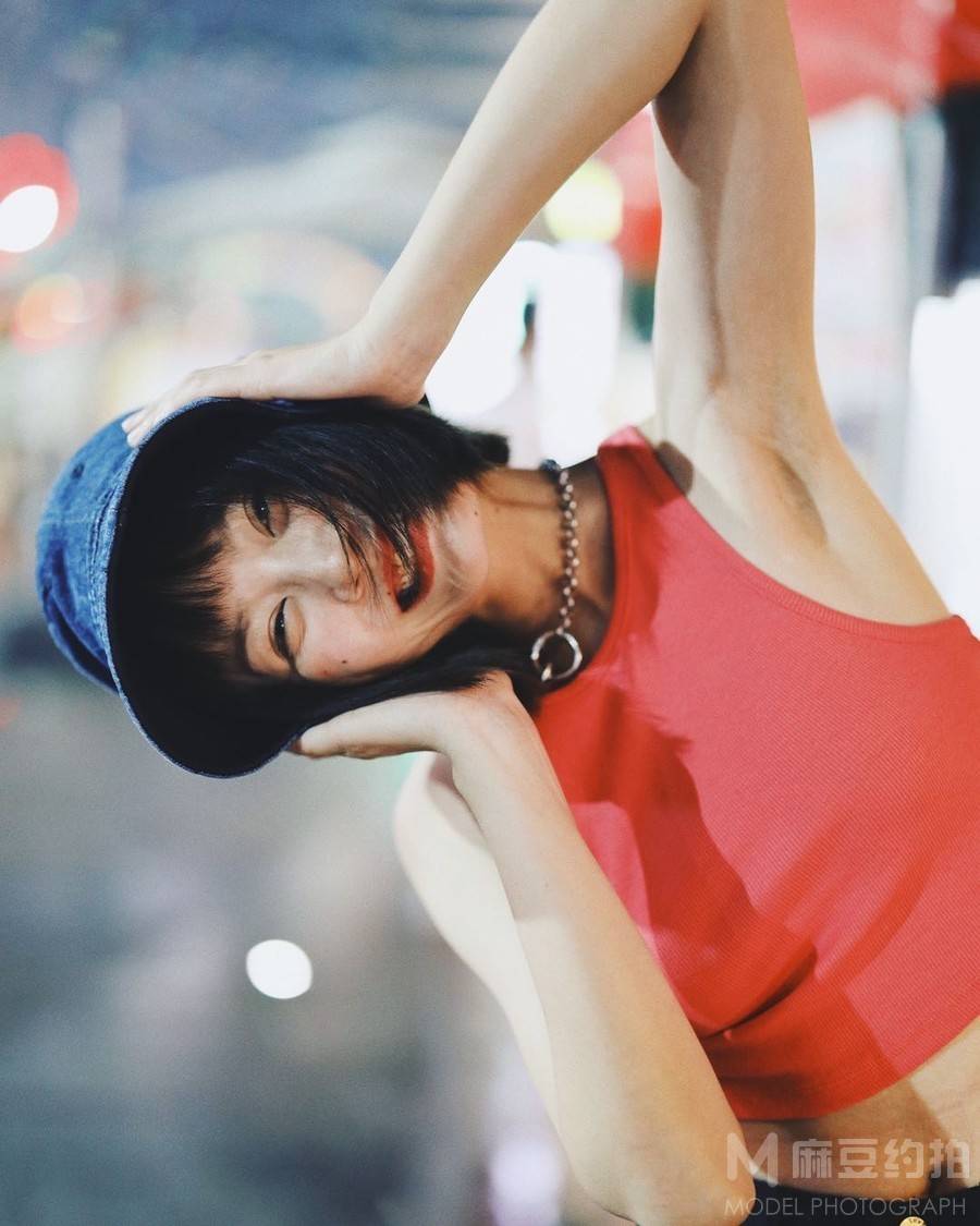 情绪模特