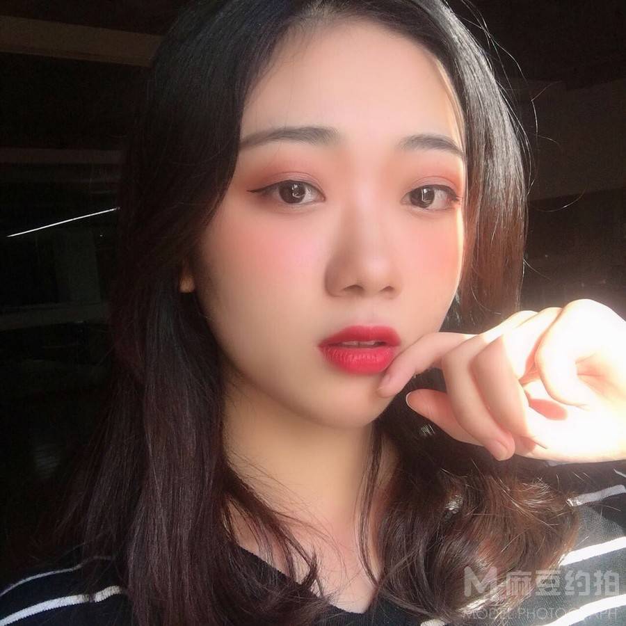 妆容模特