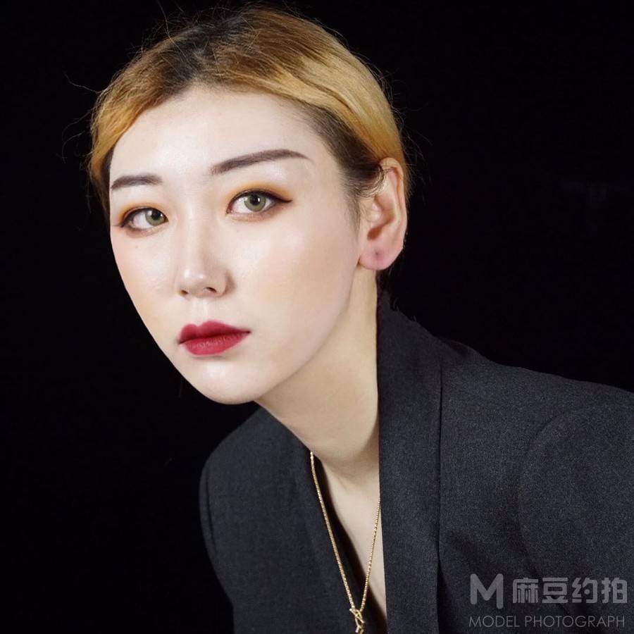 妆容模特