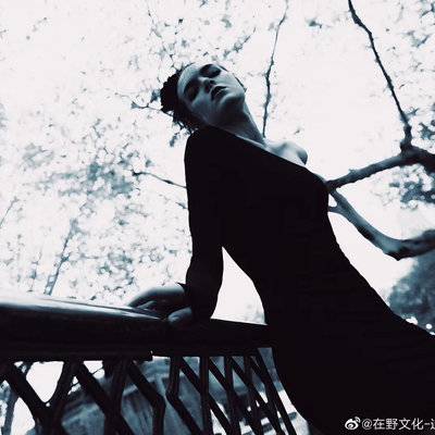 黑白模特