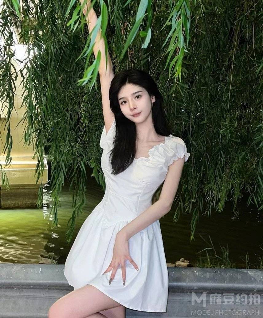 黑白模特