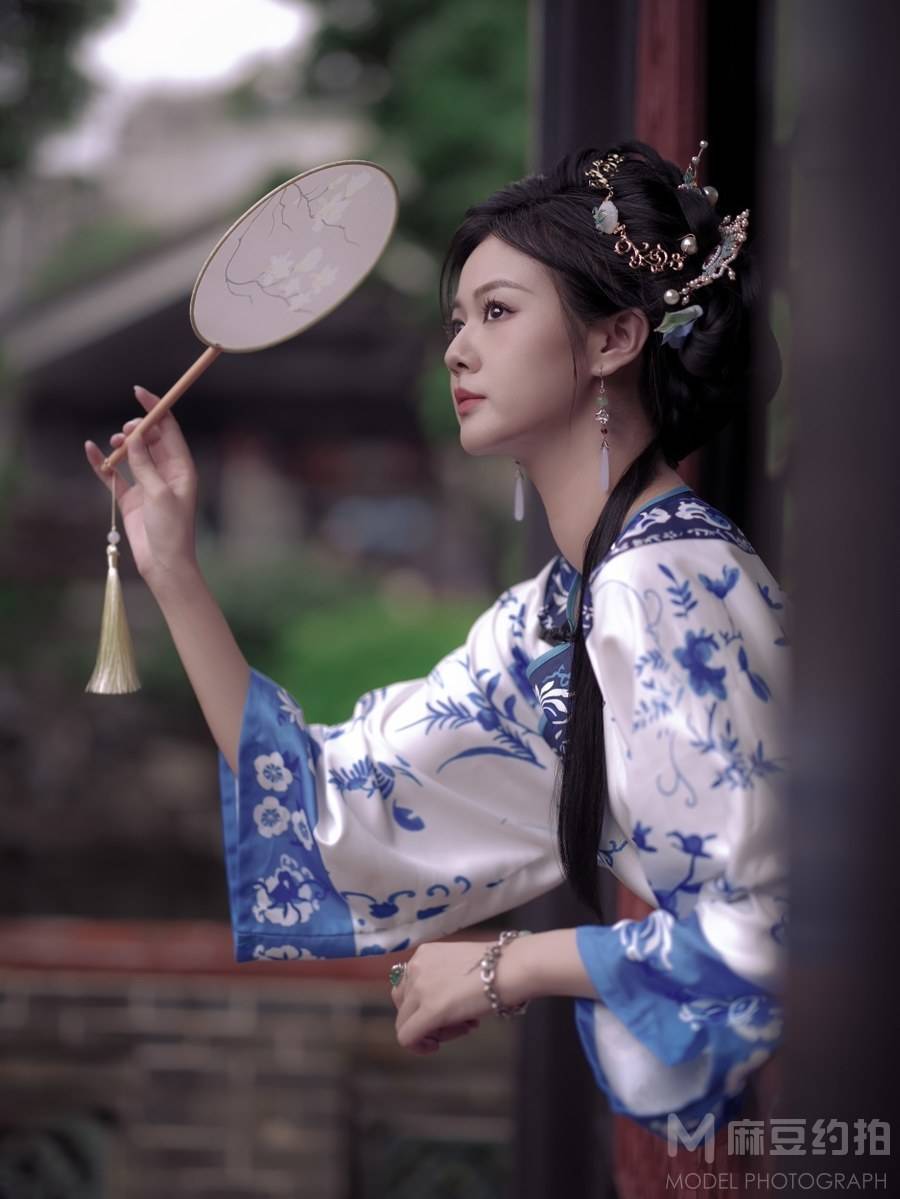 汉服模特
