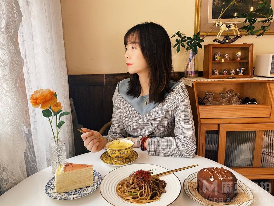 情绪模特