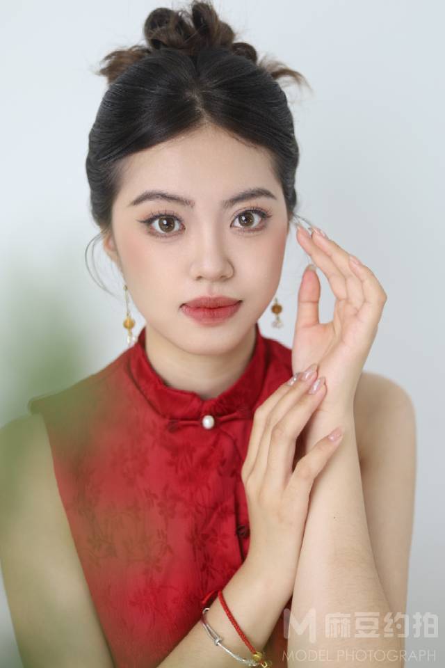 妆容模特