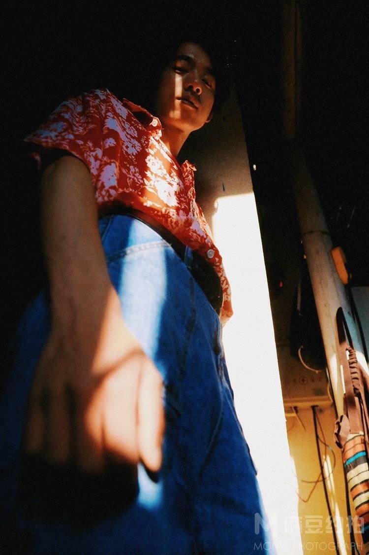 情绪模特
