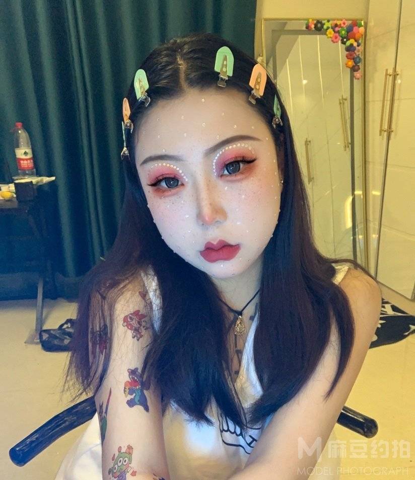 妆容模特