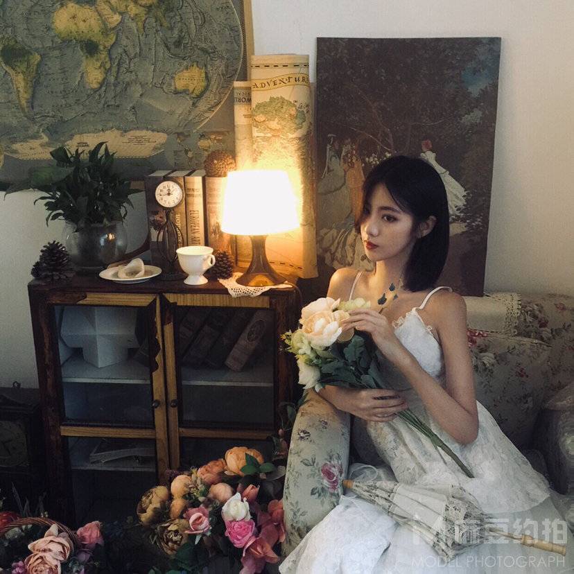 情绪模特