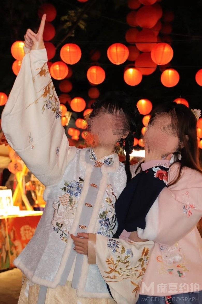 汉服模特