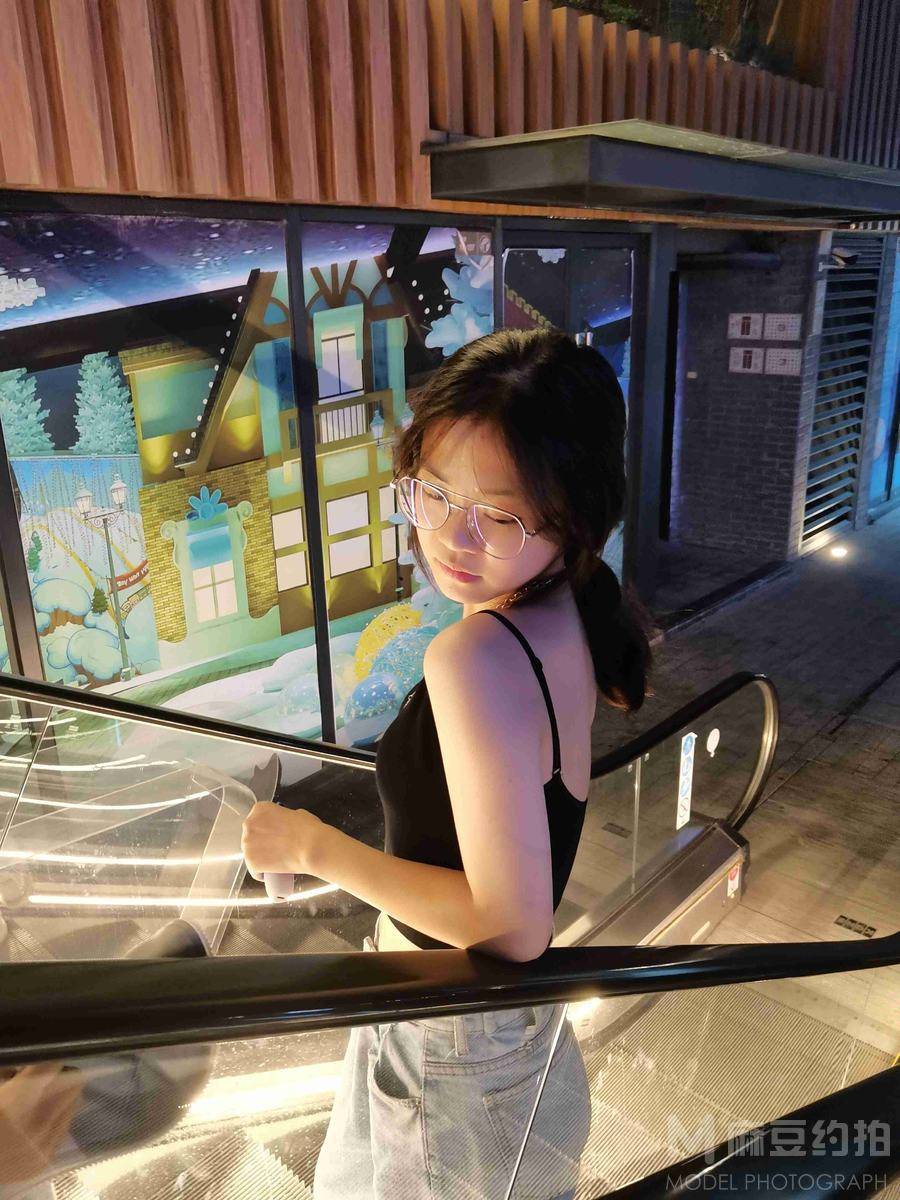 夜景模特