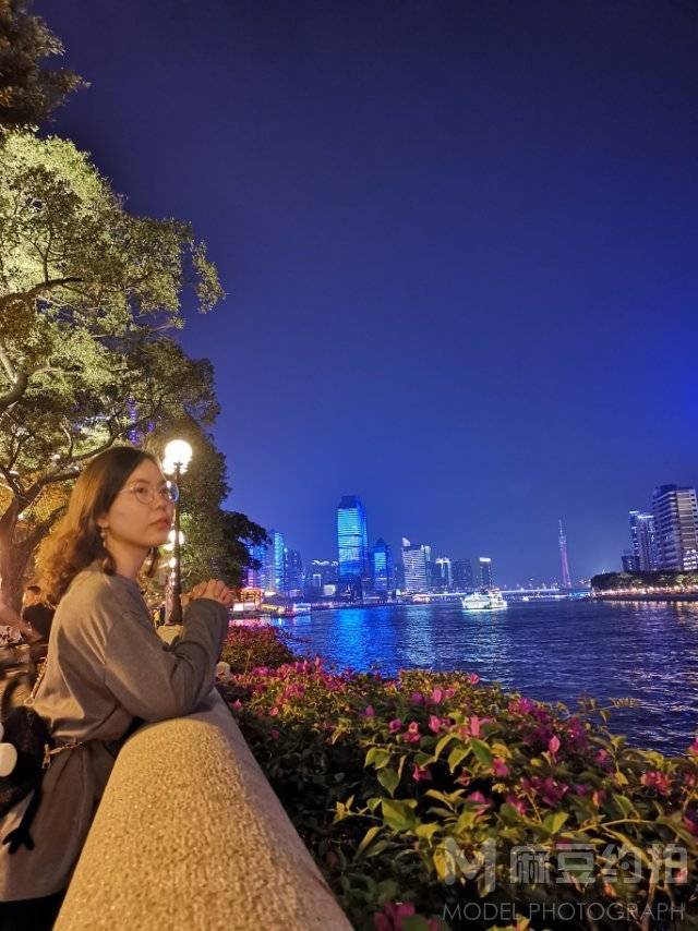 夜景模特