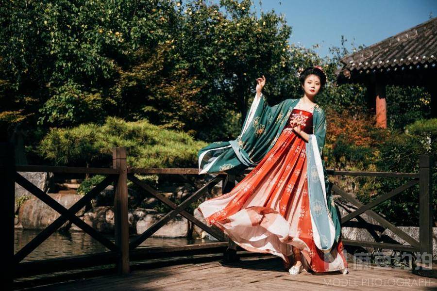 汉服模特