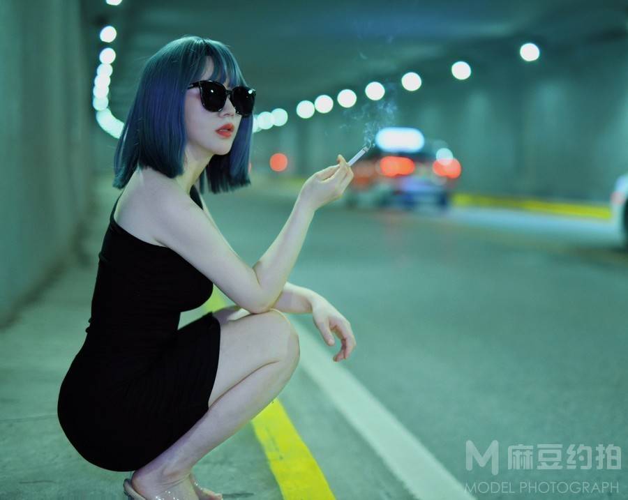 情绪模特