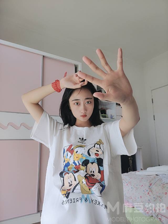 校园模特