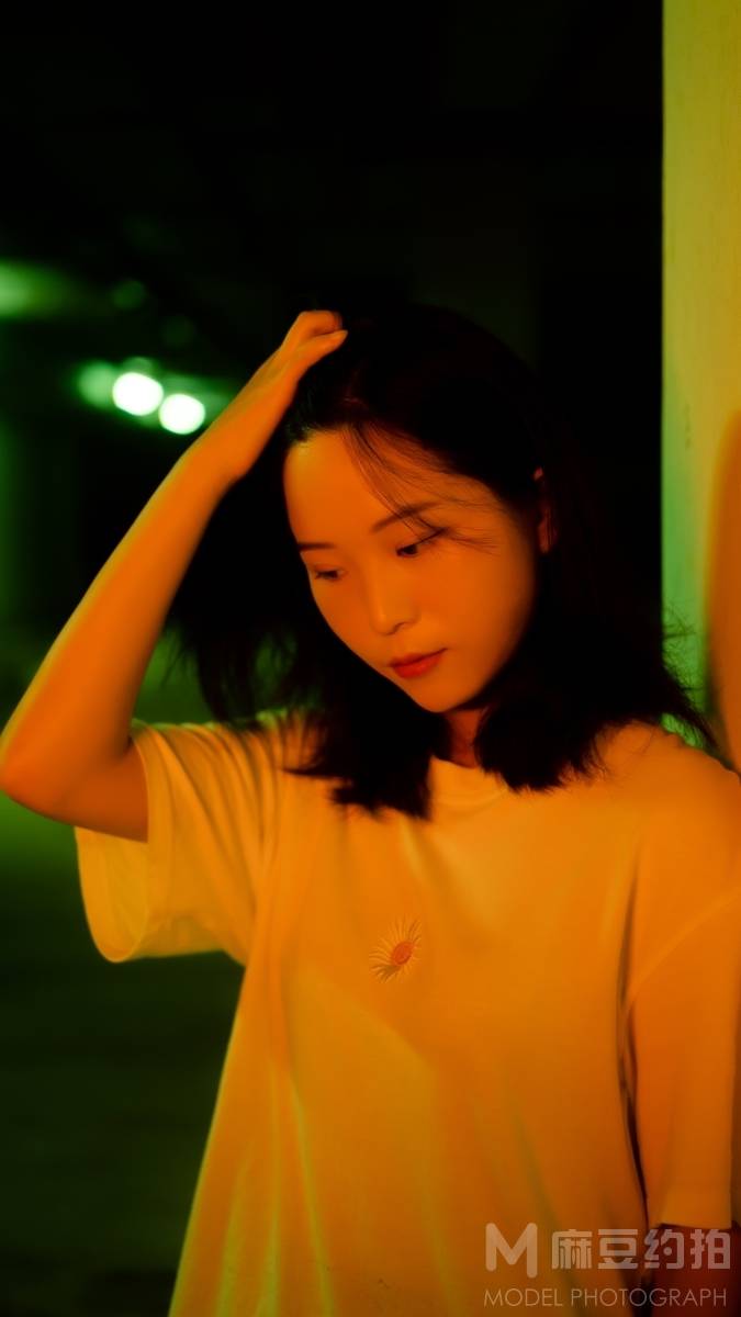情绪模特