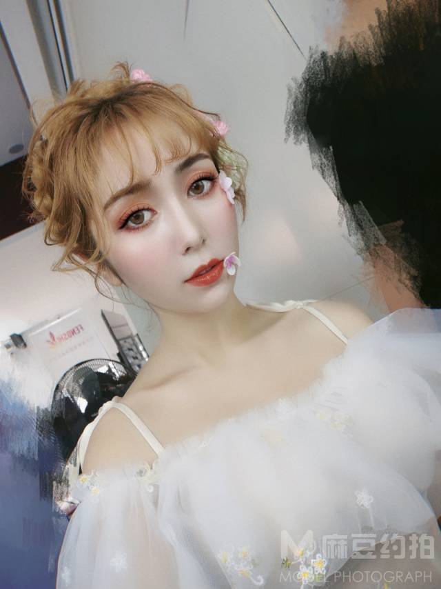 妆容模特