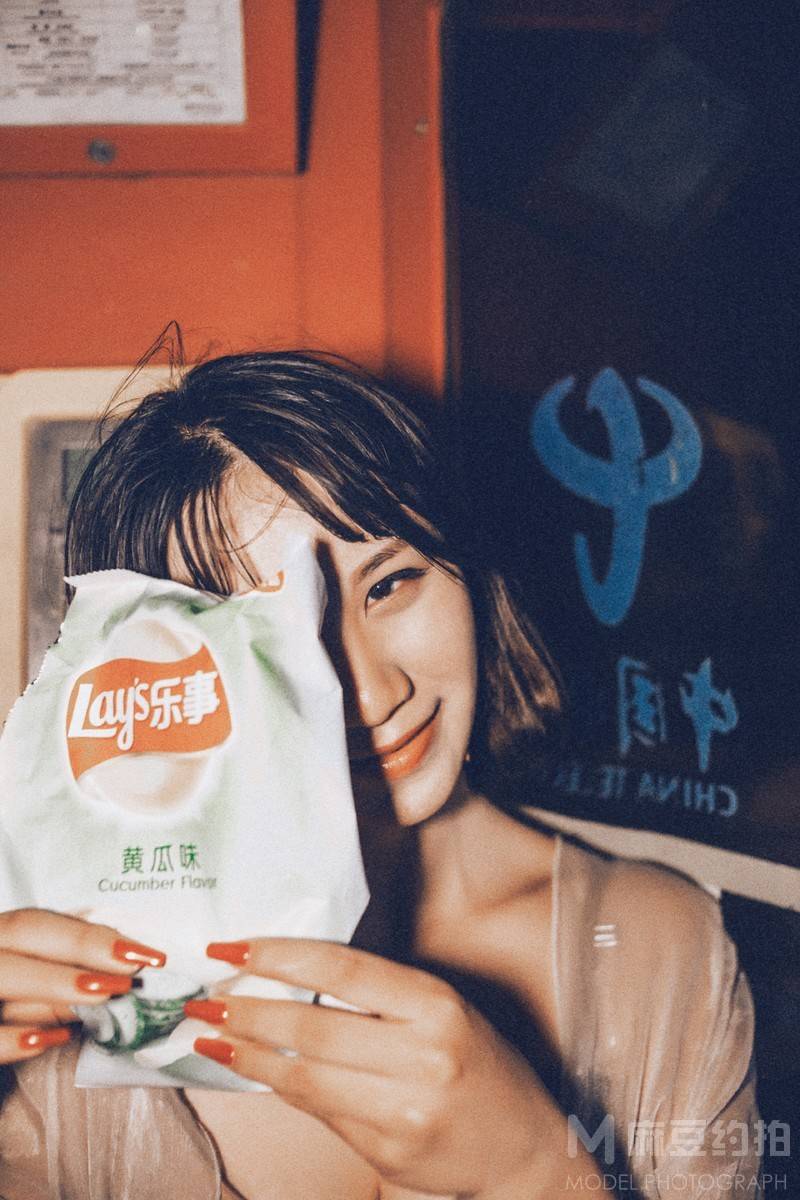 情绪模特