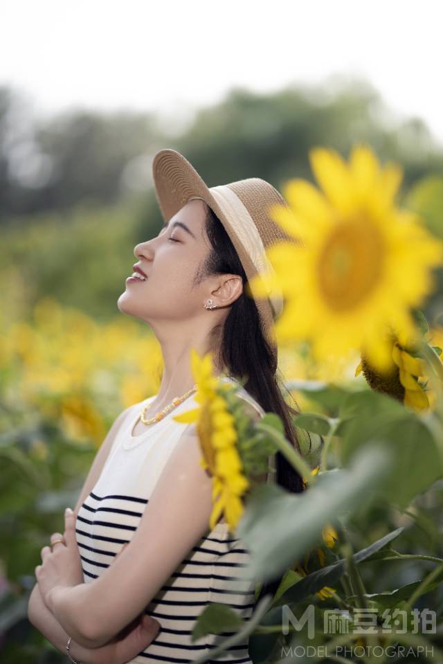 妆容模特