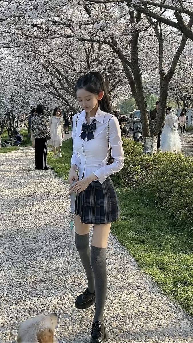 校园模特