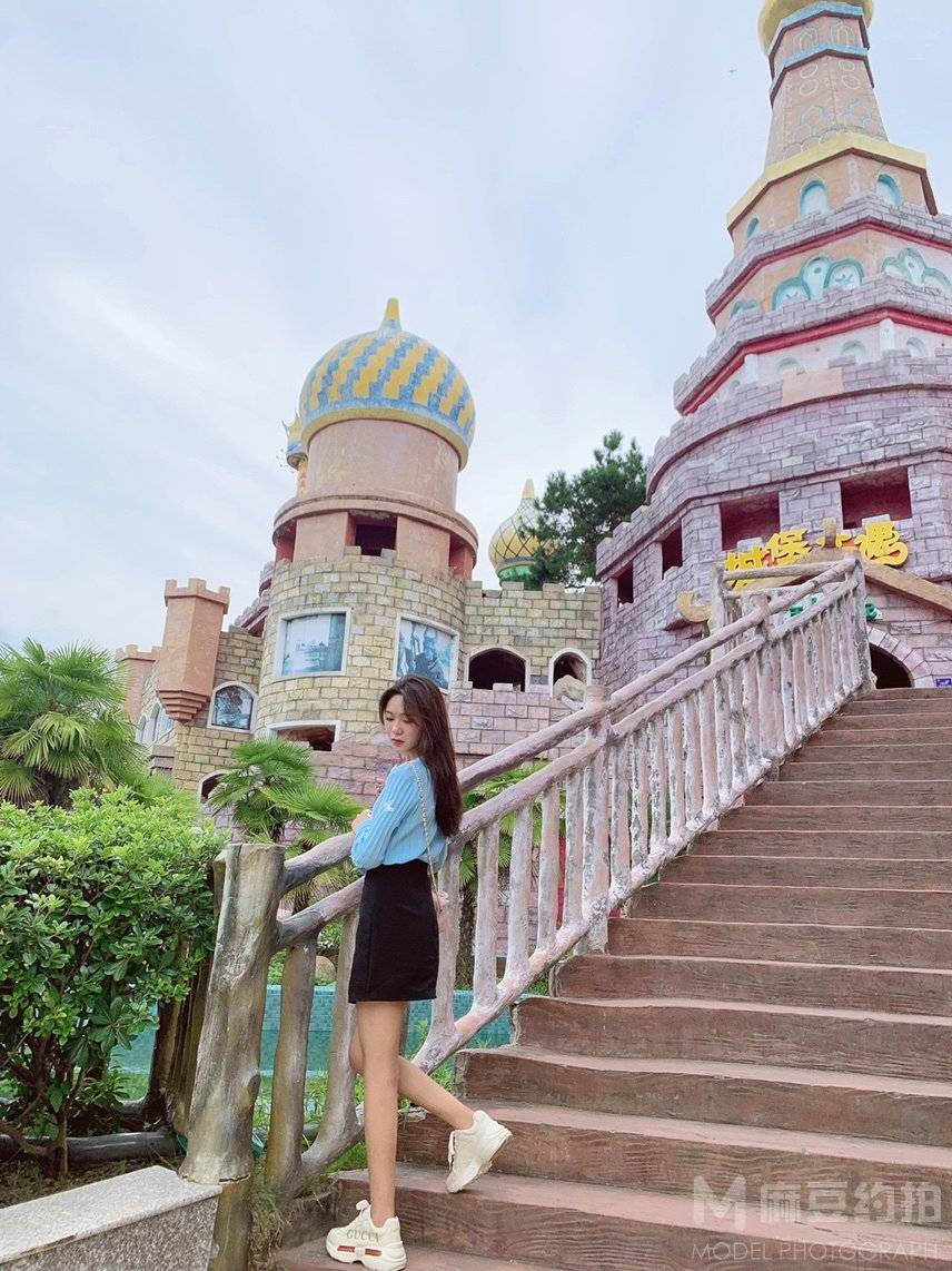 黑白模特