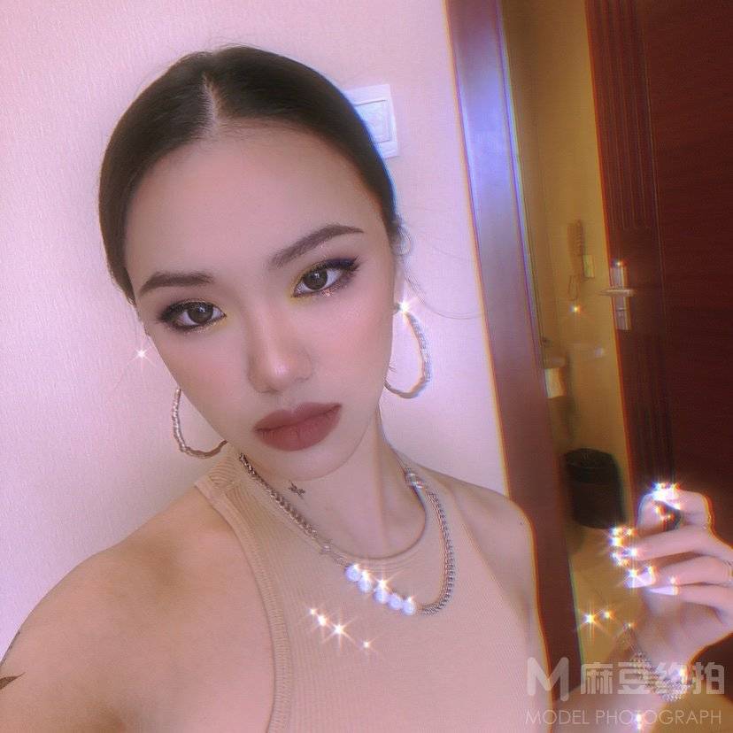 妆容模特