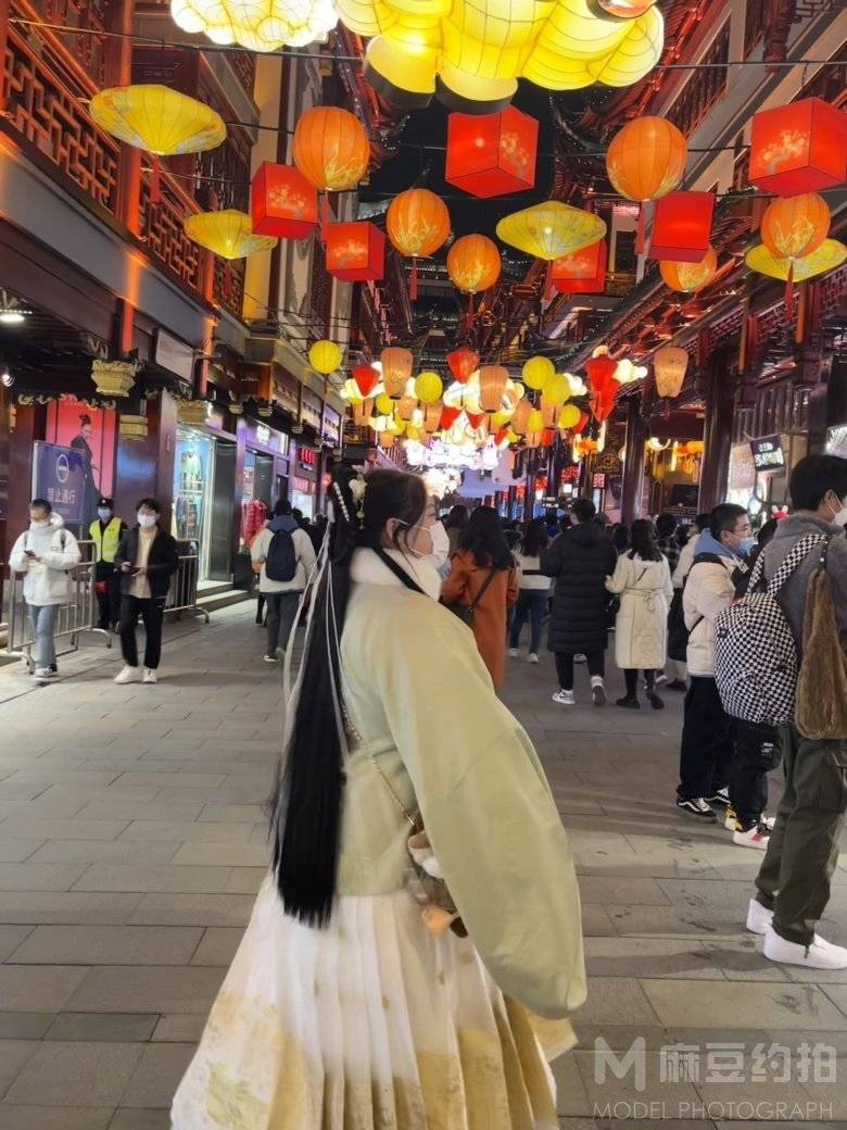 汉服模特