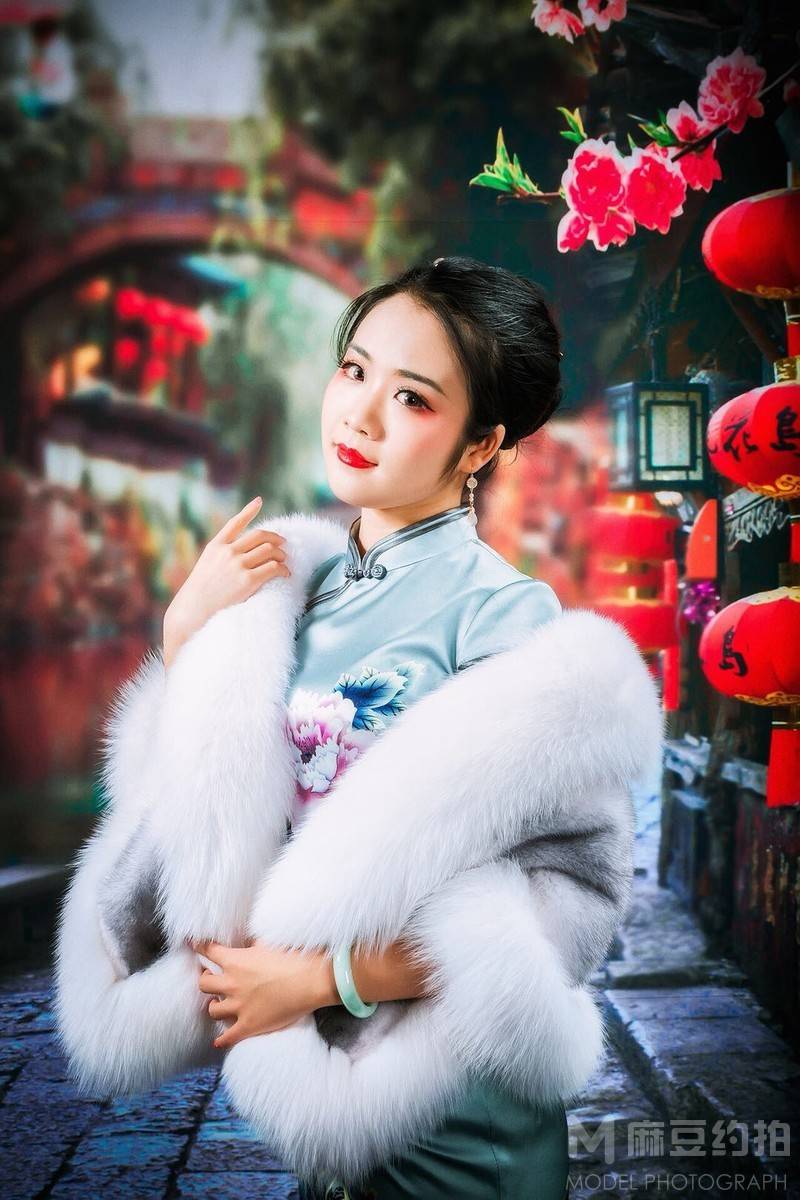 情绪模特