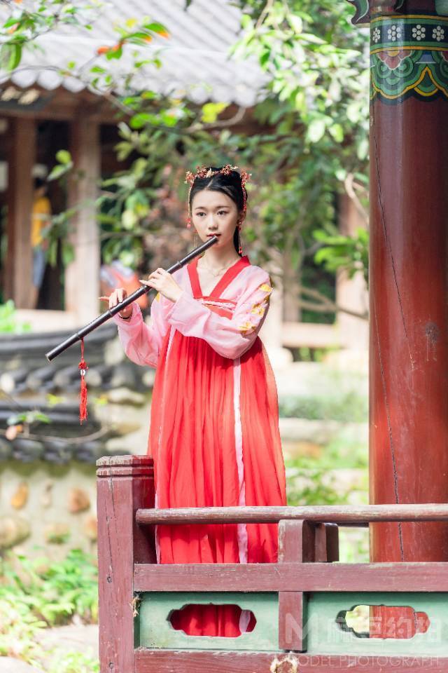 汉服模特