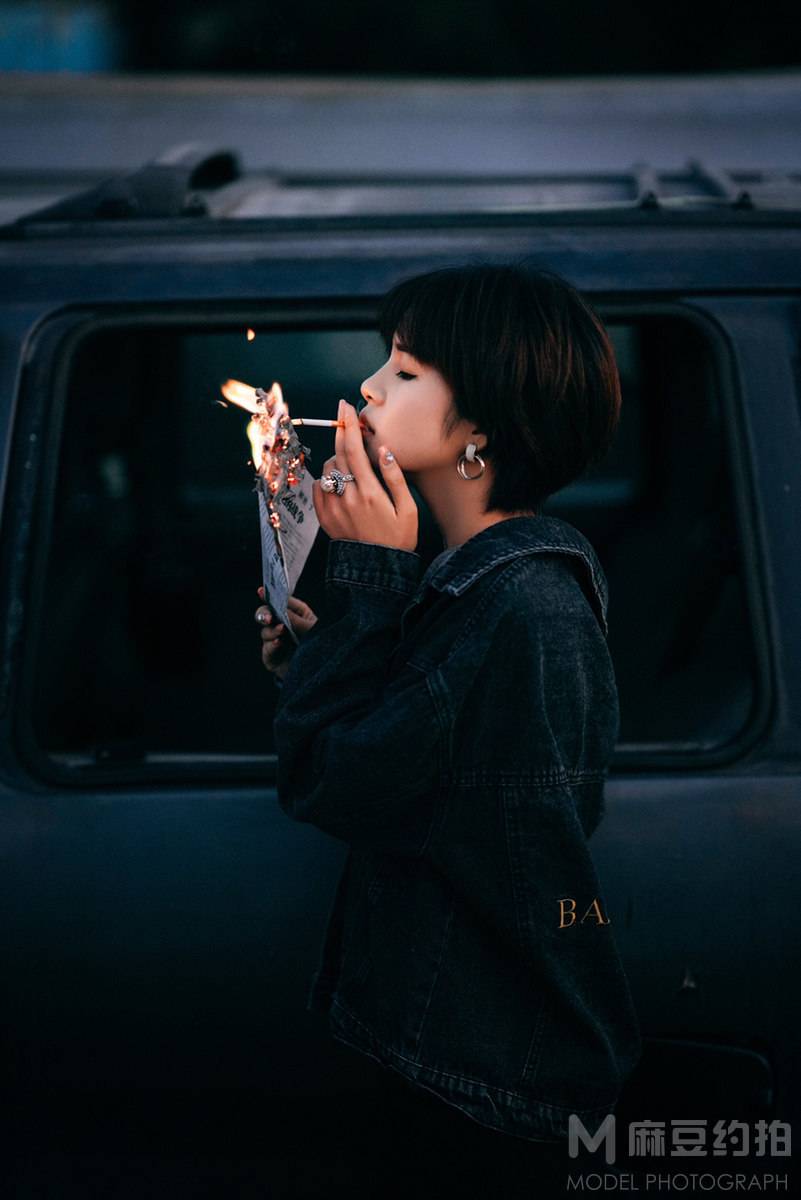 情绪模特