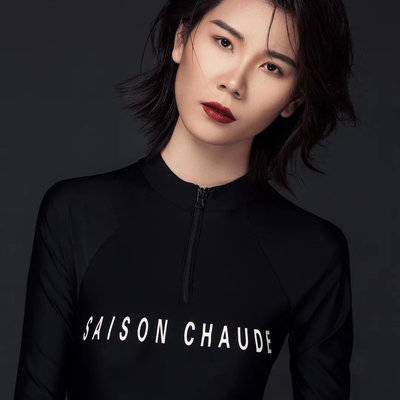 黑白模特
