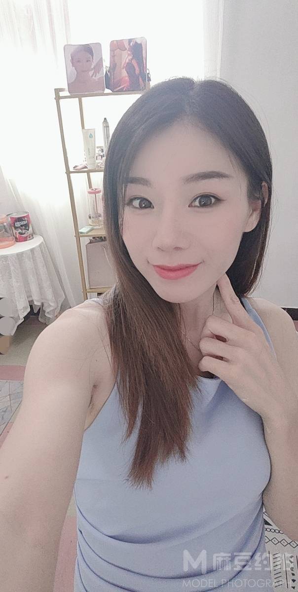 黑白模特