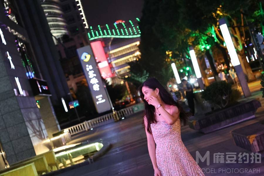 夜景模特