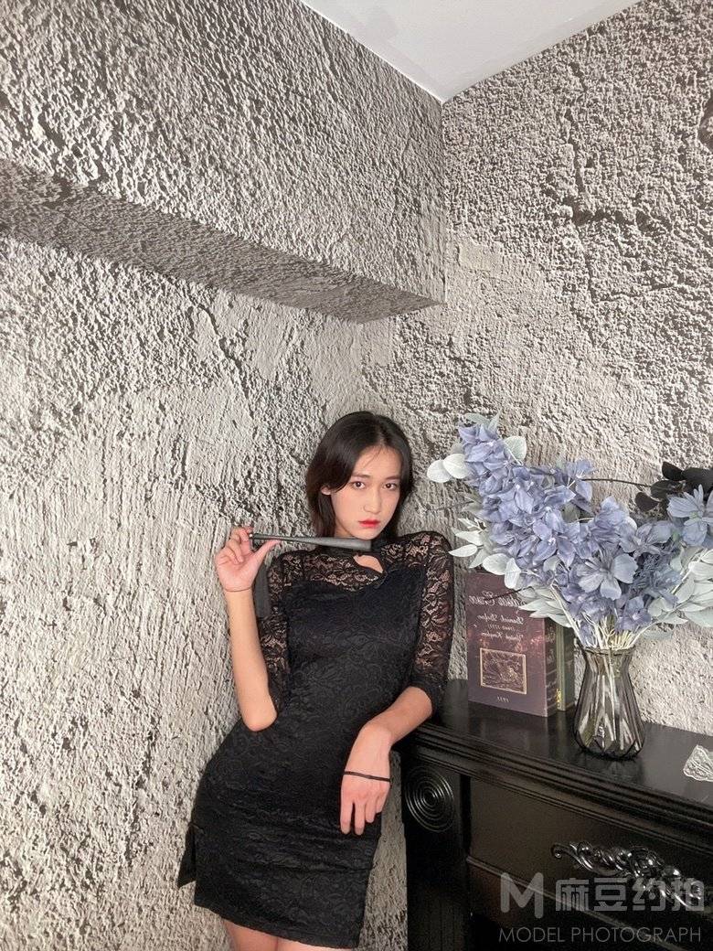 黑白模特