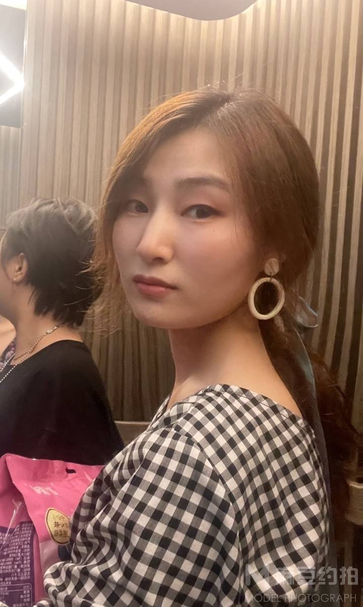 纪实模特