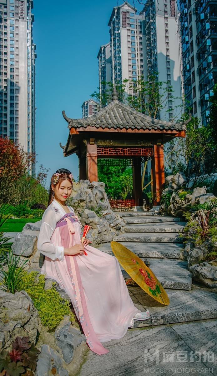 汉服模特