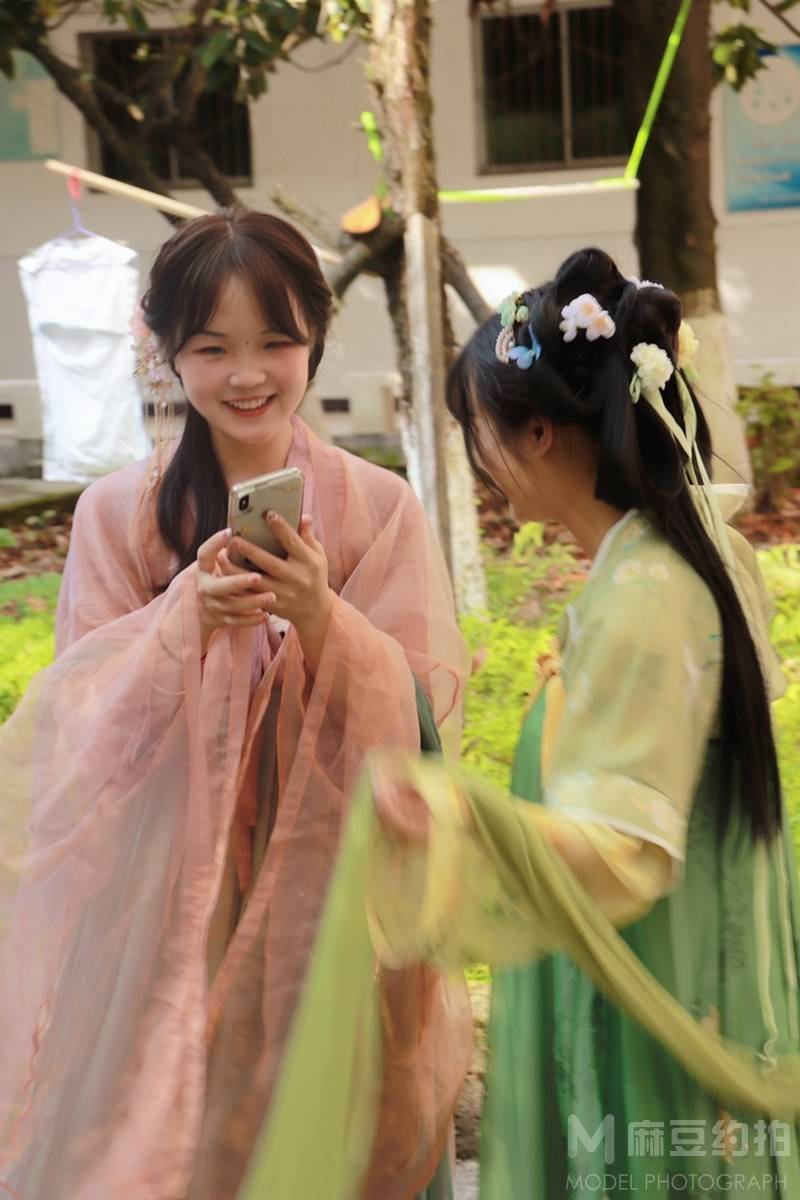 汉服模特
