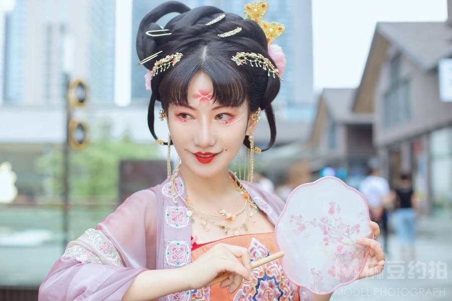 汉服模特