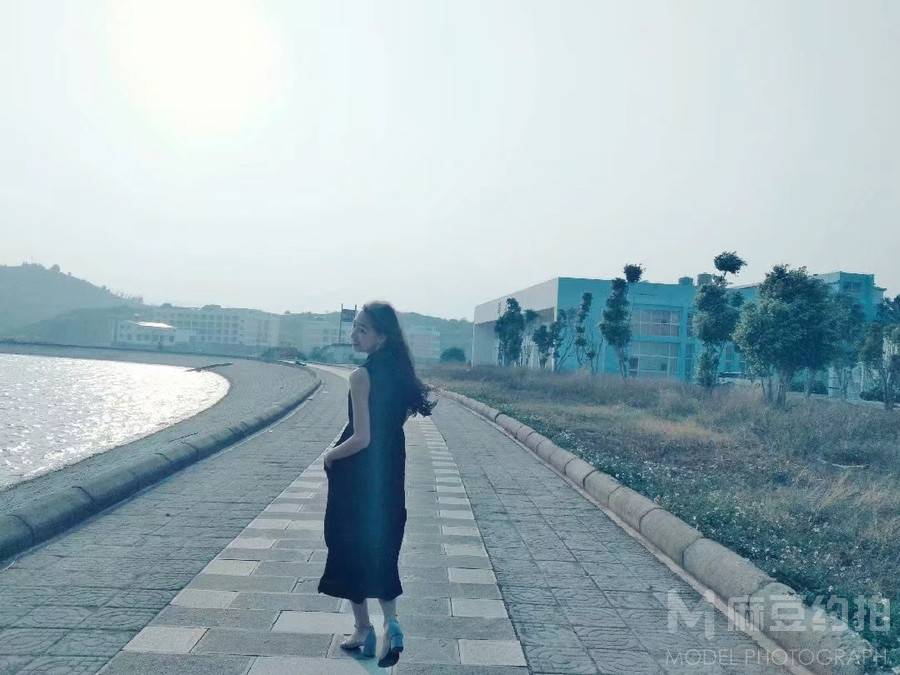 黑白模特