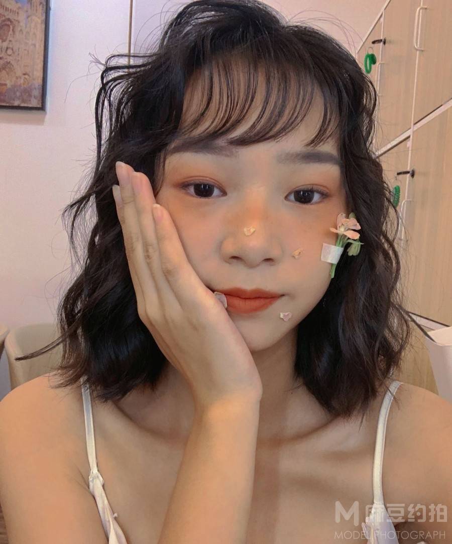 妆容模特