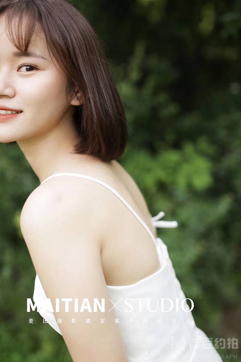 黑白模特