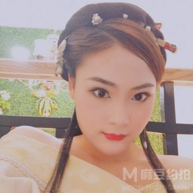 妆容模特