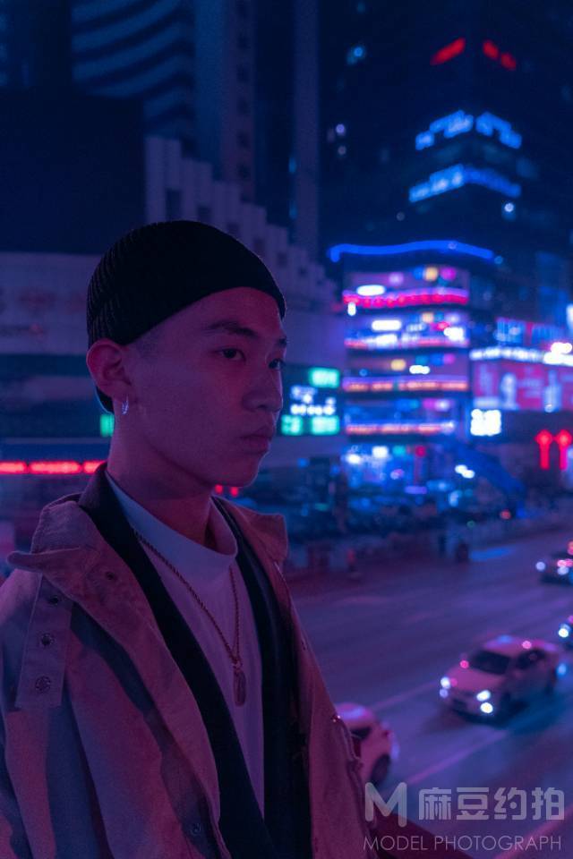 情绪模特