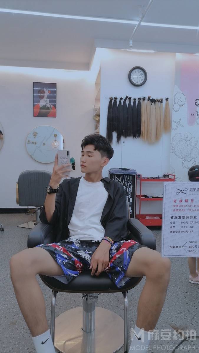黑白模特