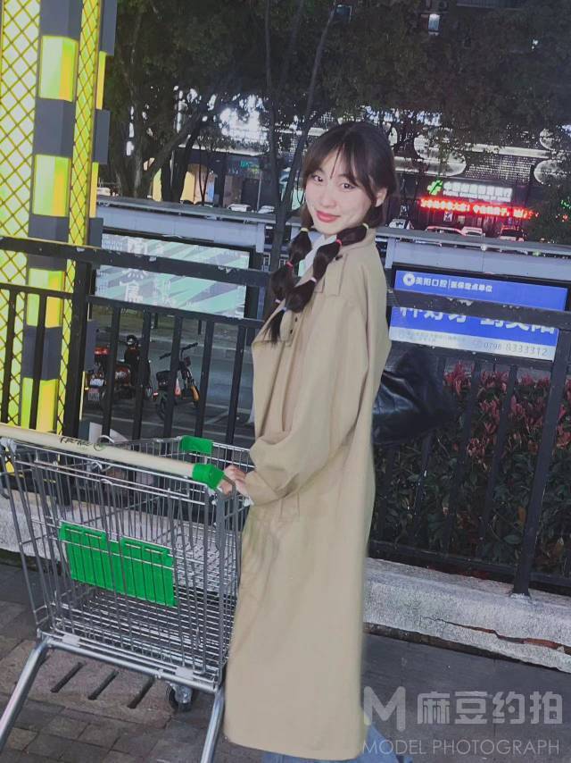 校园模特