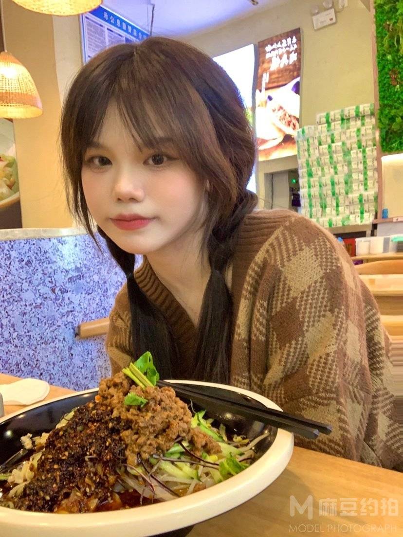 妆容模特