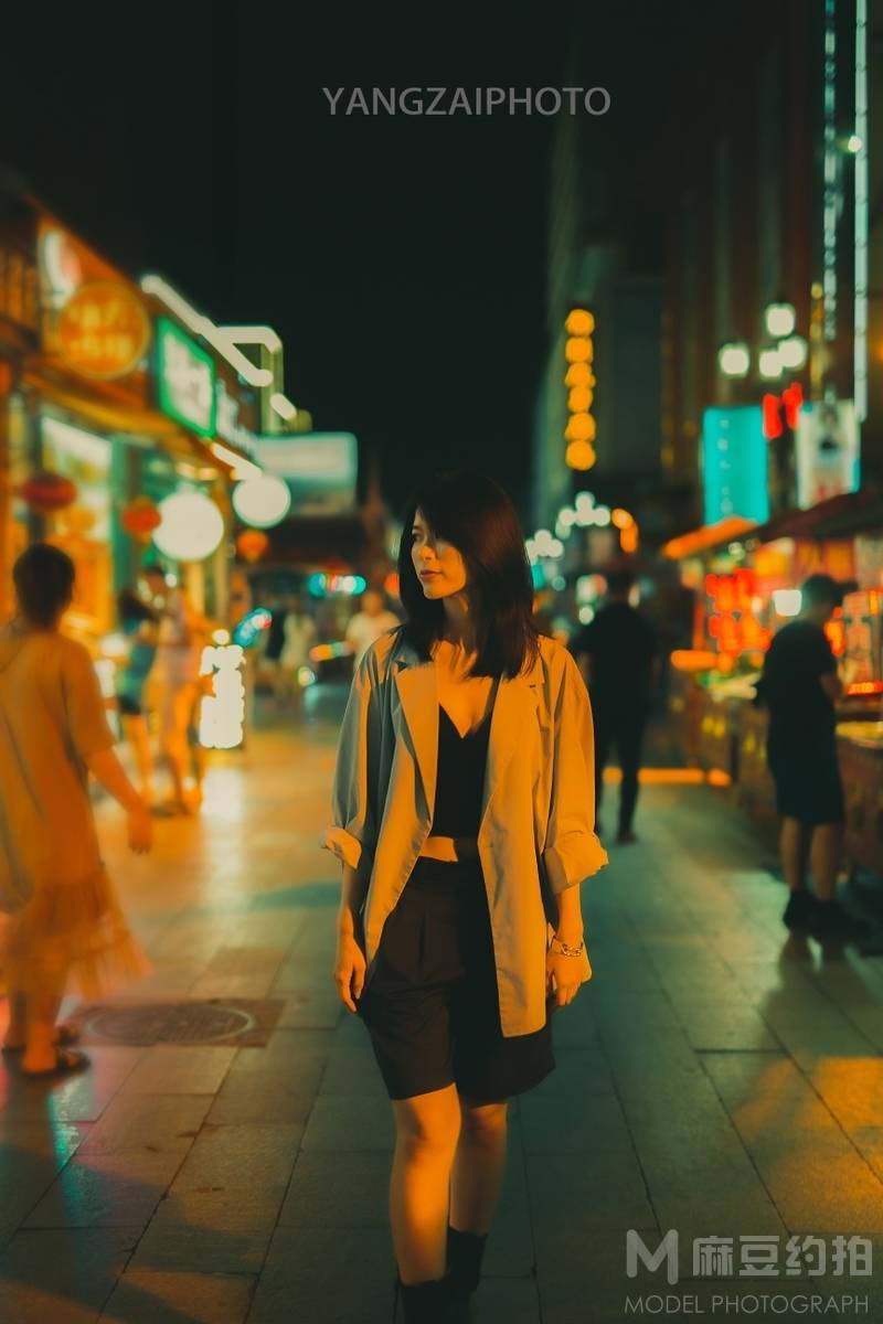 夜景模特